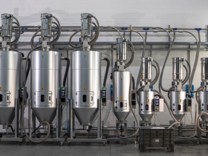Deumidificatore plastica e trasporto granuli automatizzato Vismec caratteristiche funzionamento e applicazioni